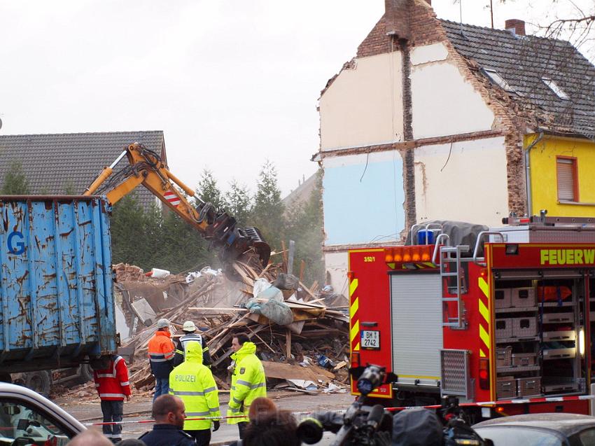 Hausexplosion Bruehl bei Koeln Pingsdorferstr P560.JPG